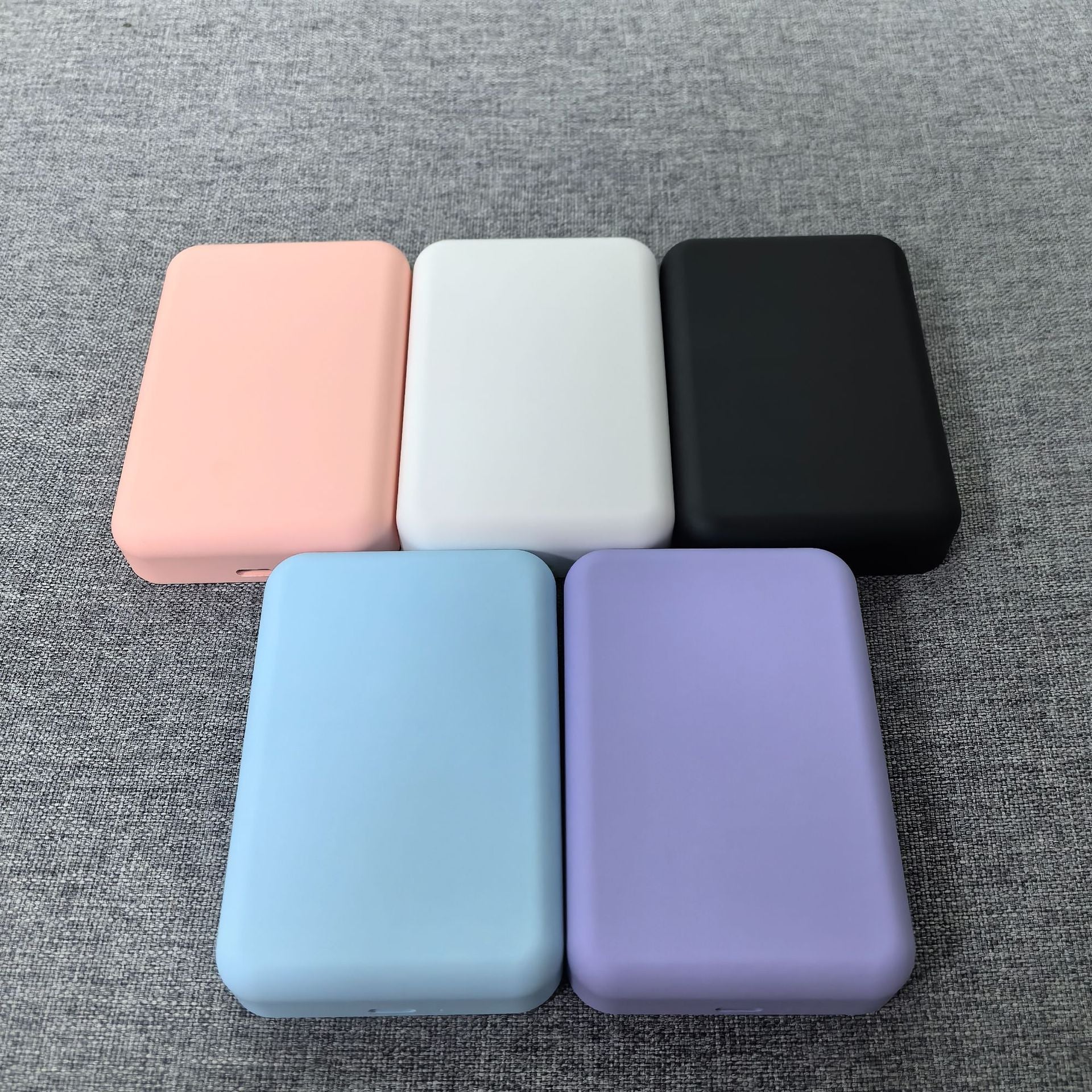 3c Certified Magnetic Absorber Wireless Power Bank Super Fast Charging Back Clip Mobile Power